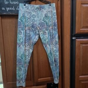 Soft Surroundings Patterned Leggings with Paisley Design Large
